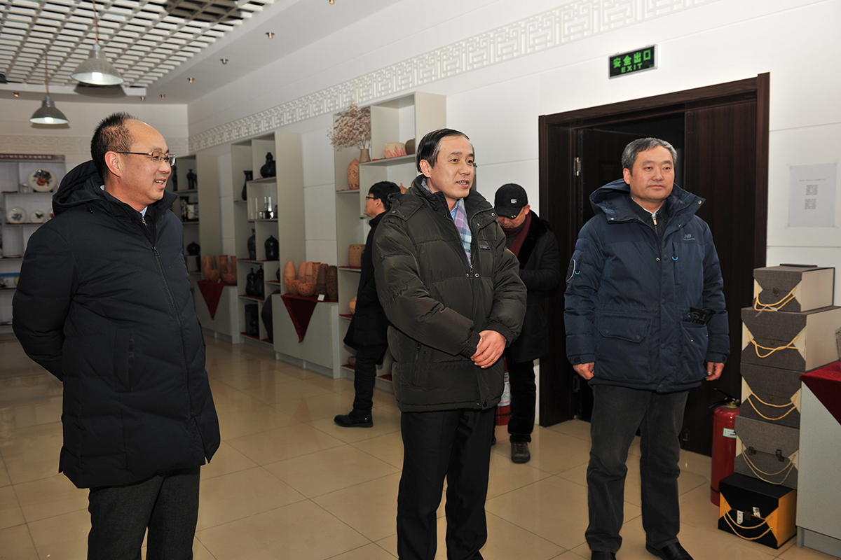 油田公司纪委书记罗文柱,省审计厅副厅长孙景山,省委党校副校长周英东