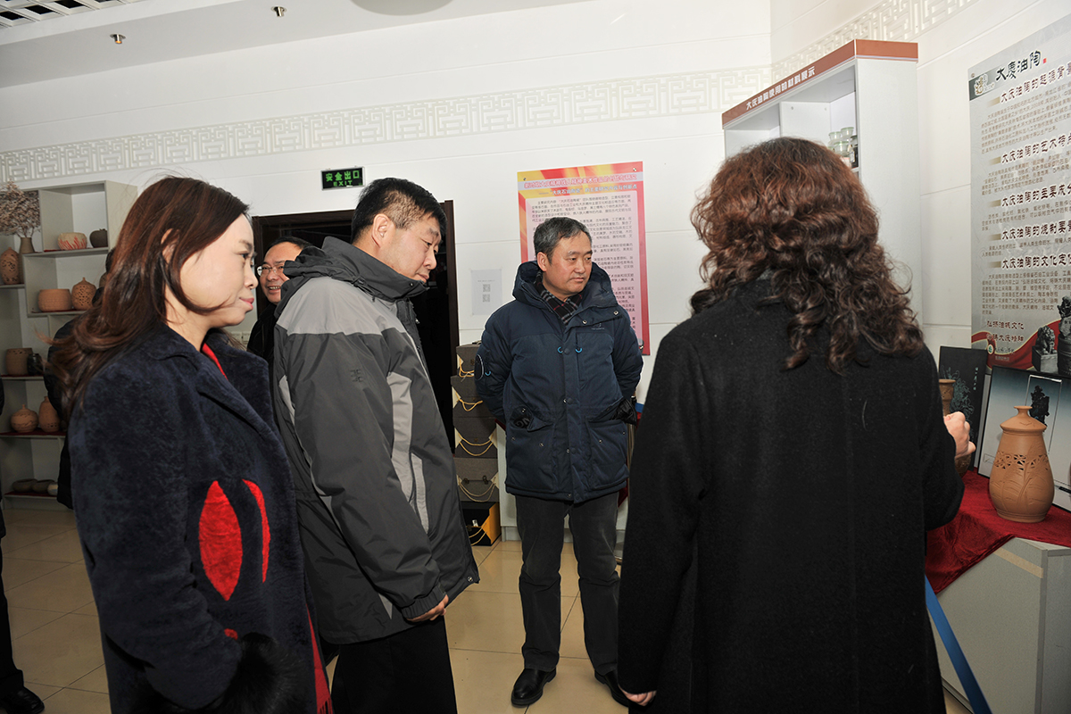 油田公司纪委书记罗文柱,省审计厅副厅长孙景山,省委党校副校长周英东