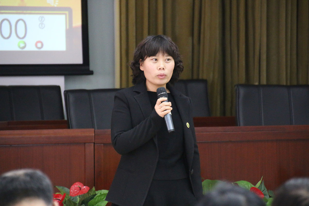 龙秀娟:既然选择,就要坚持到底,为学生服务,义无反顾