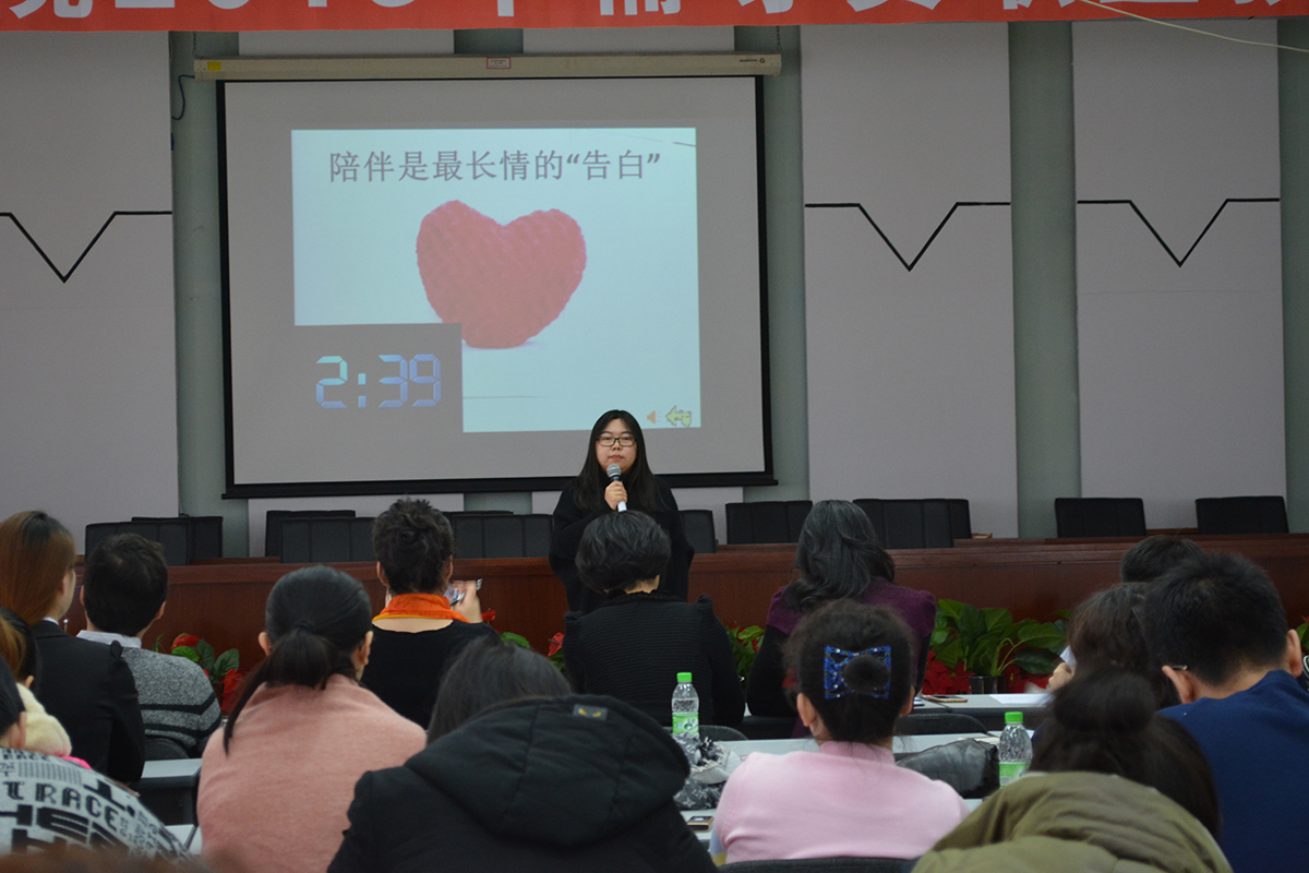 王航:人生就是在不断的学习中成长,大学四年我愿与同学们一起学习,见证成长。
