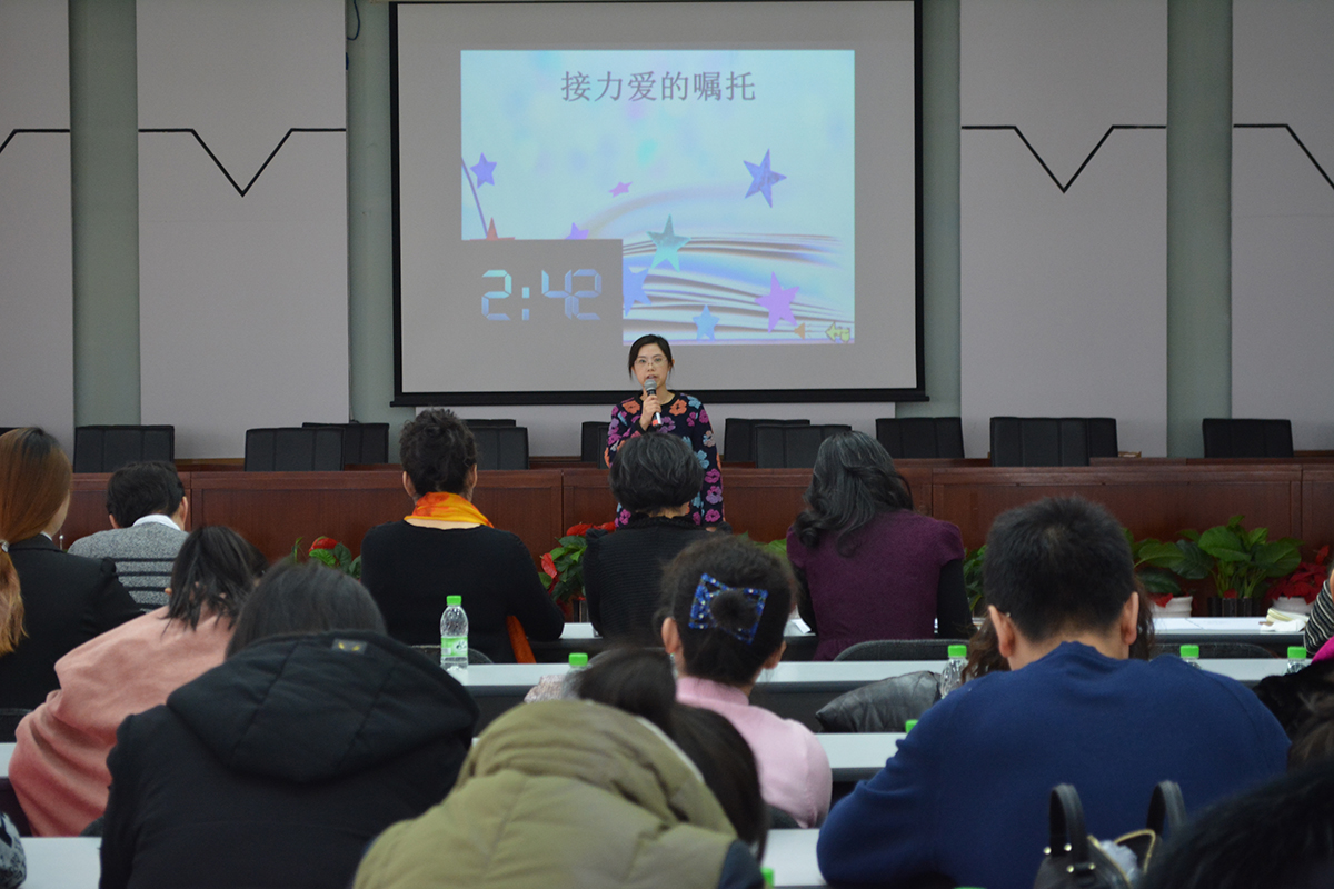 汪丽媛:辅导员工作如点睛之笔,助你在未来画出色彩斑斓的画卷。